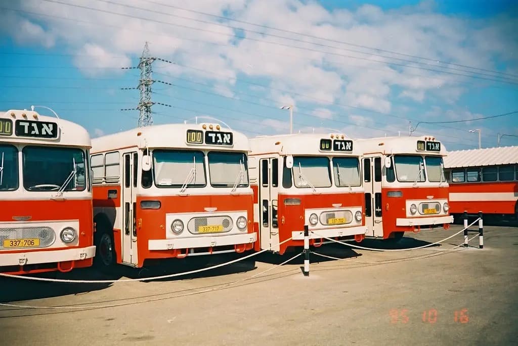 לשבת באוטובוסים של פעם